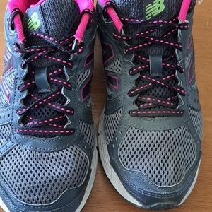 New Balance Women's Athletic Shoes in Gray and Pink